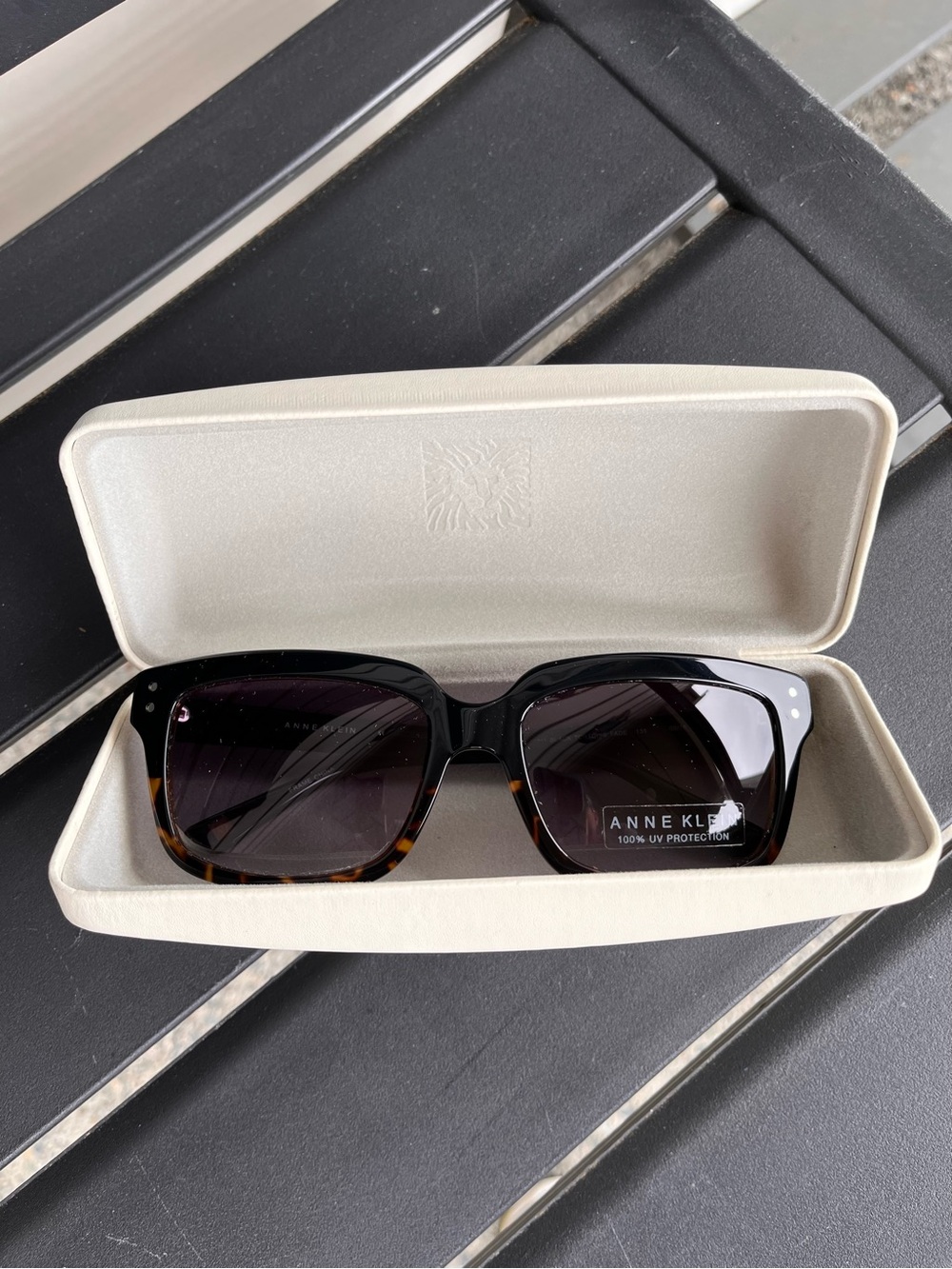 NWOT Anne Klein AK 7036 Sunglasses